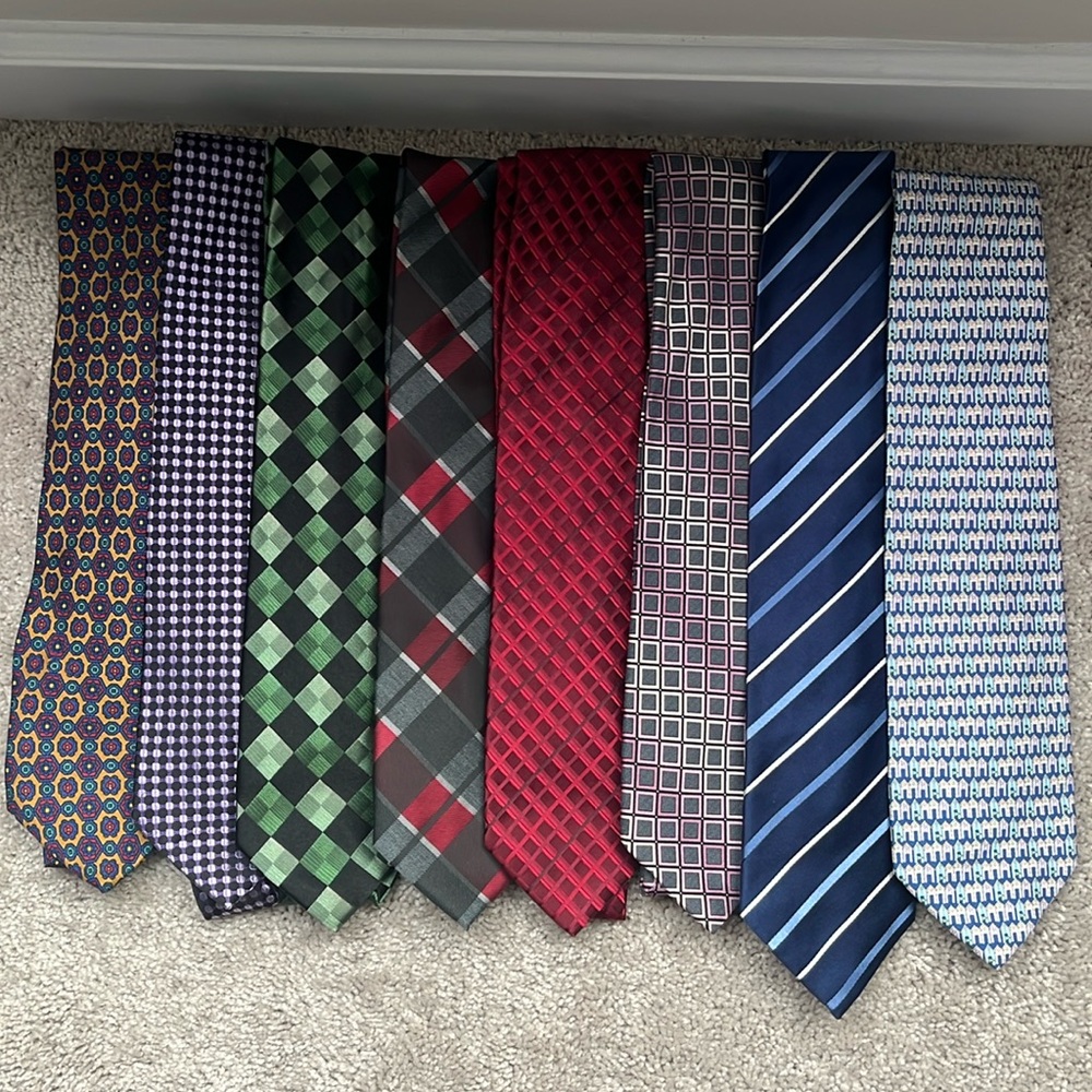 Lot of 8 Ties (Salvatore Ferragamo, Giorgio Armani, etc.)